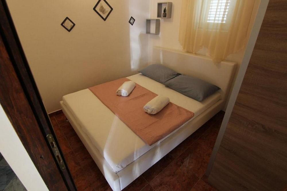 Apartments Juracak Josip I Mira