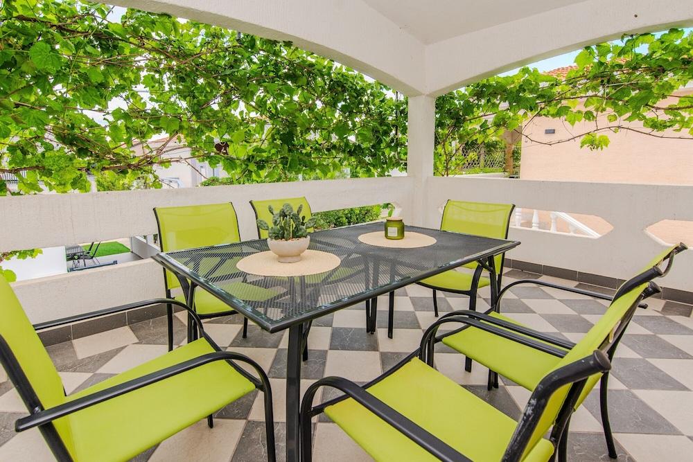 Apartment Pisacic