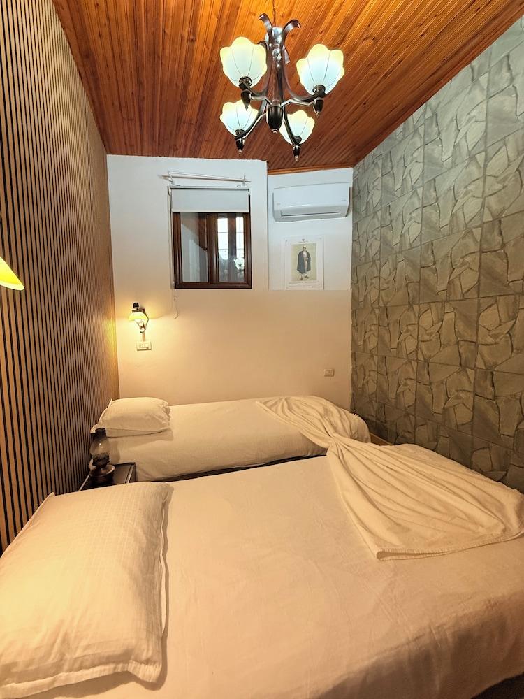 Old Town Guesthouse Guri