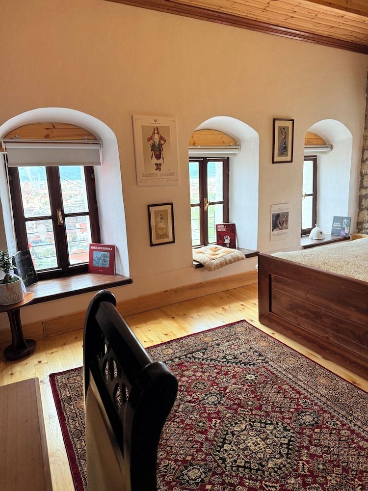 Old Town Guesthouse Guri