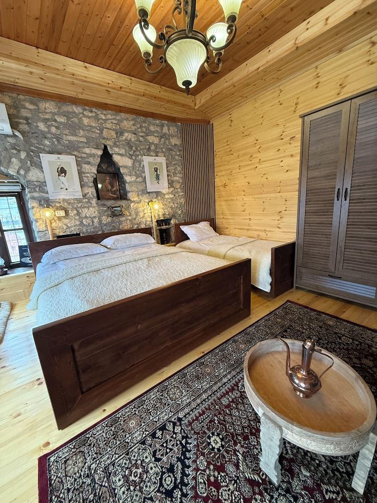 Old Town Guesthouse Guri