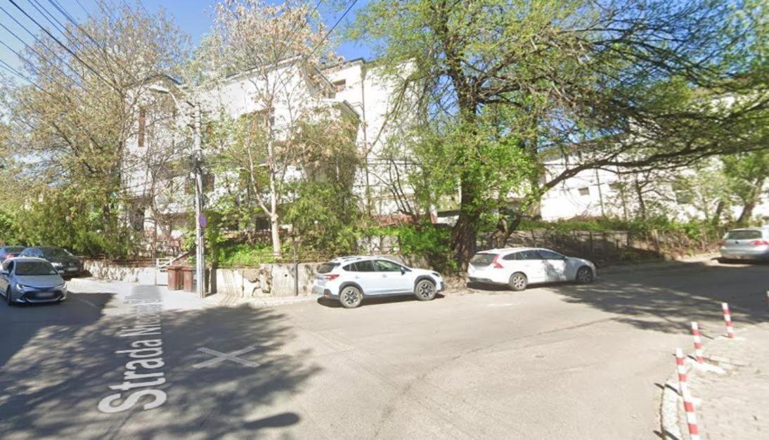 Propriete 12 Close To Downtown, Spiridon Hospital, Iro Hospital