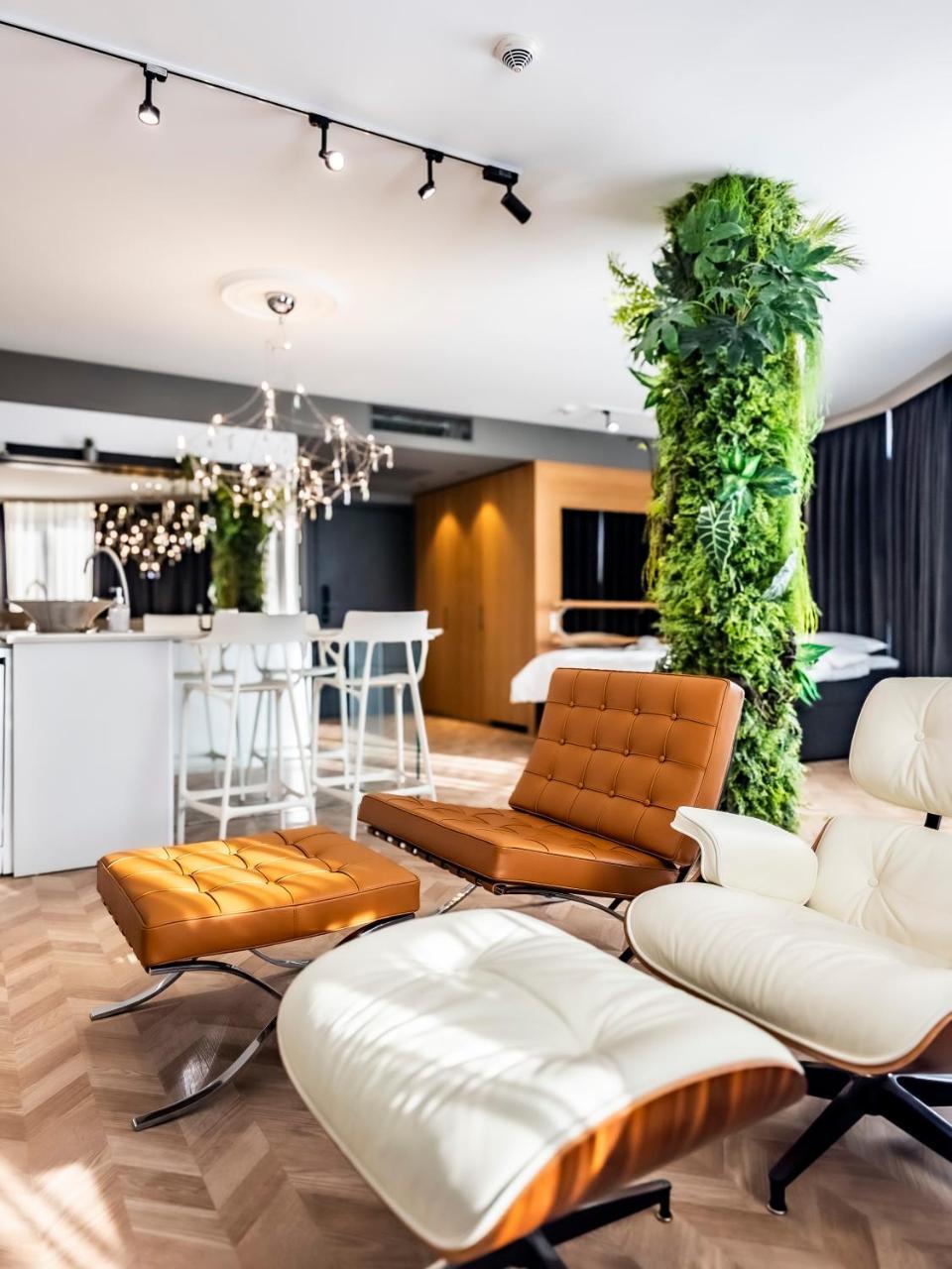 Arena Mall Galleria & Parking 4