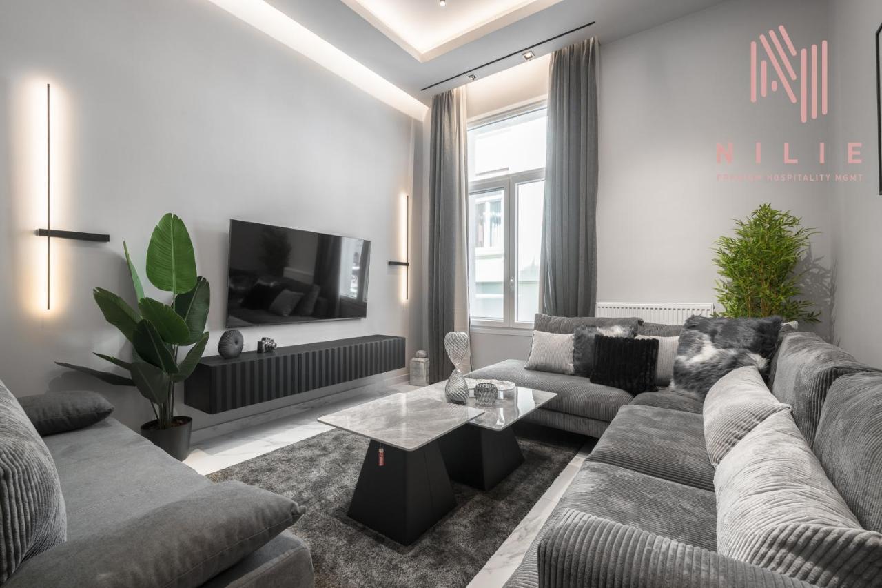 Gradioso, Nilie Hospitality Mgmt