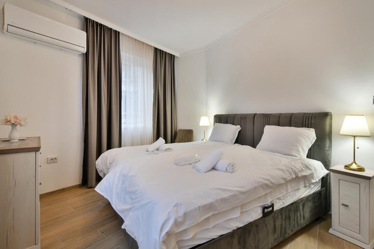 City Center 2br Next To Sea