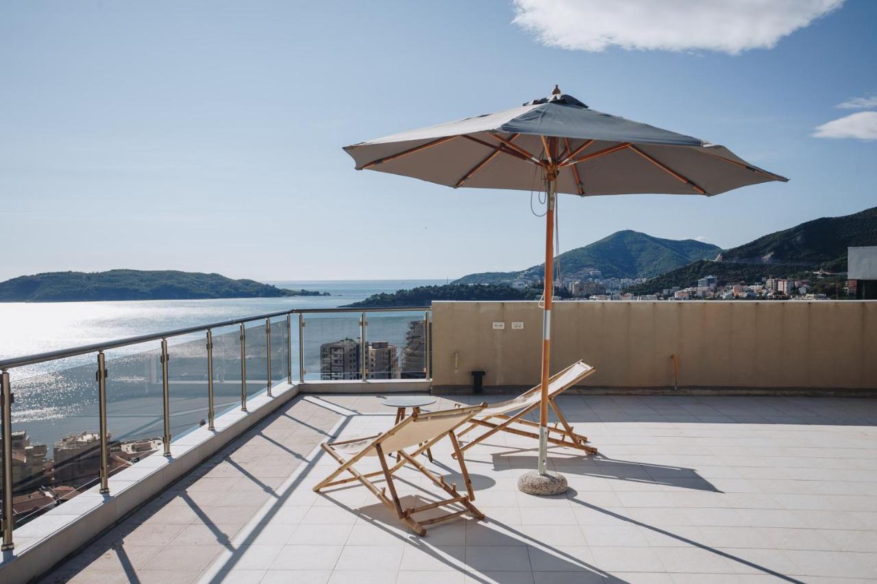 Spacious Parus Apartments In Rafailovici