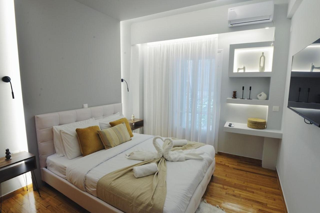 Seren Studio Near Victoria Metro-earthy Tones & Comfort