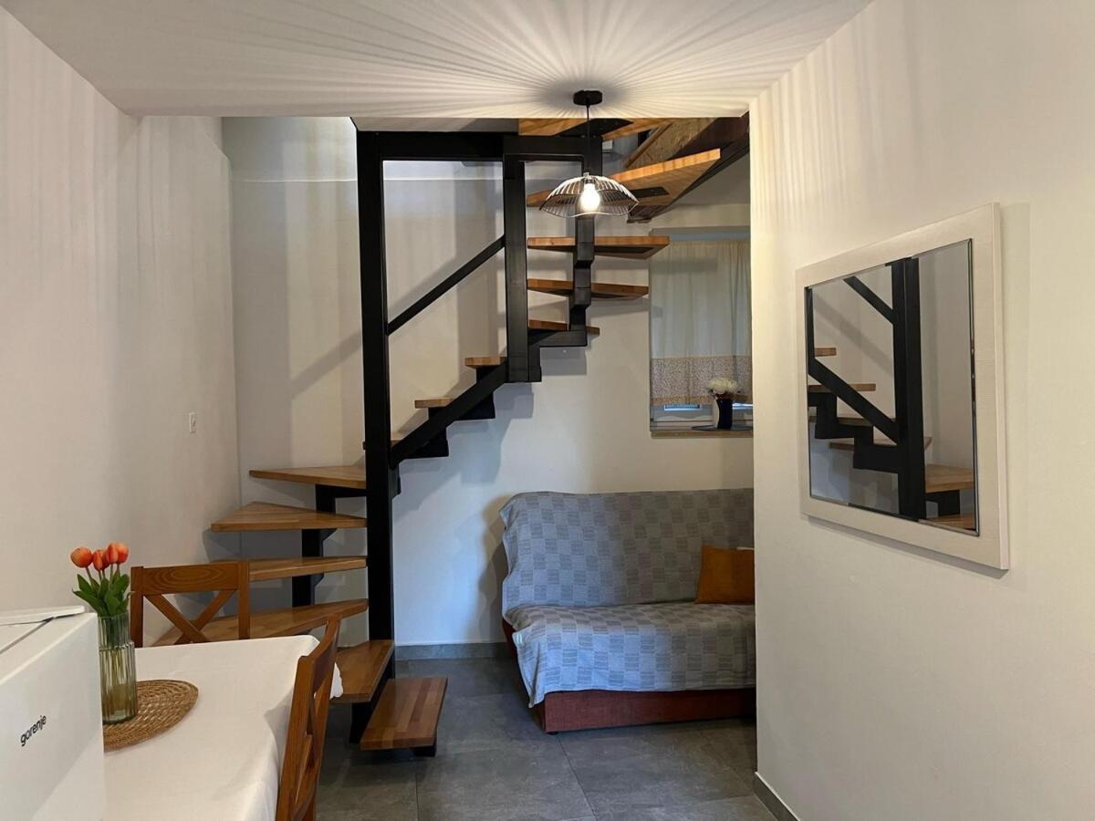 Sweet Home In The Old City Center Of Varos