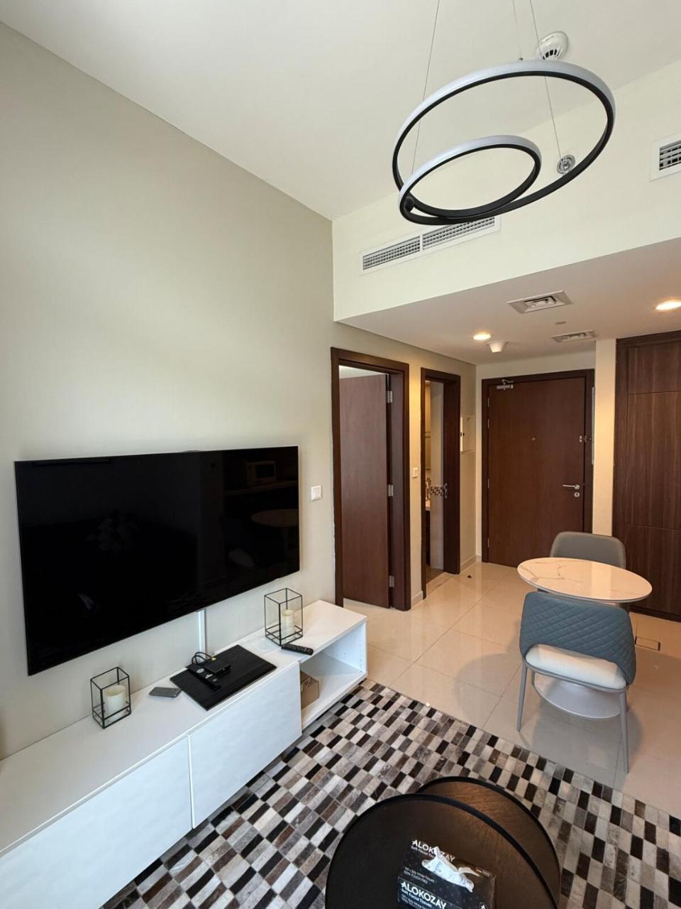 Stylish 1-Bedroom Apartment Near Burj Khalifa