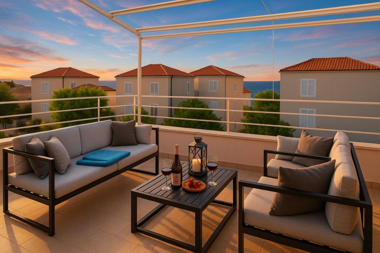 Sunny Resort Apartment With Seaview 1163