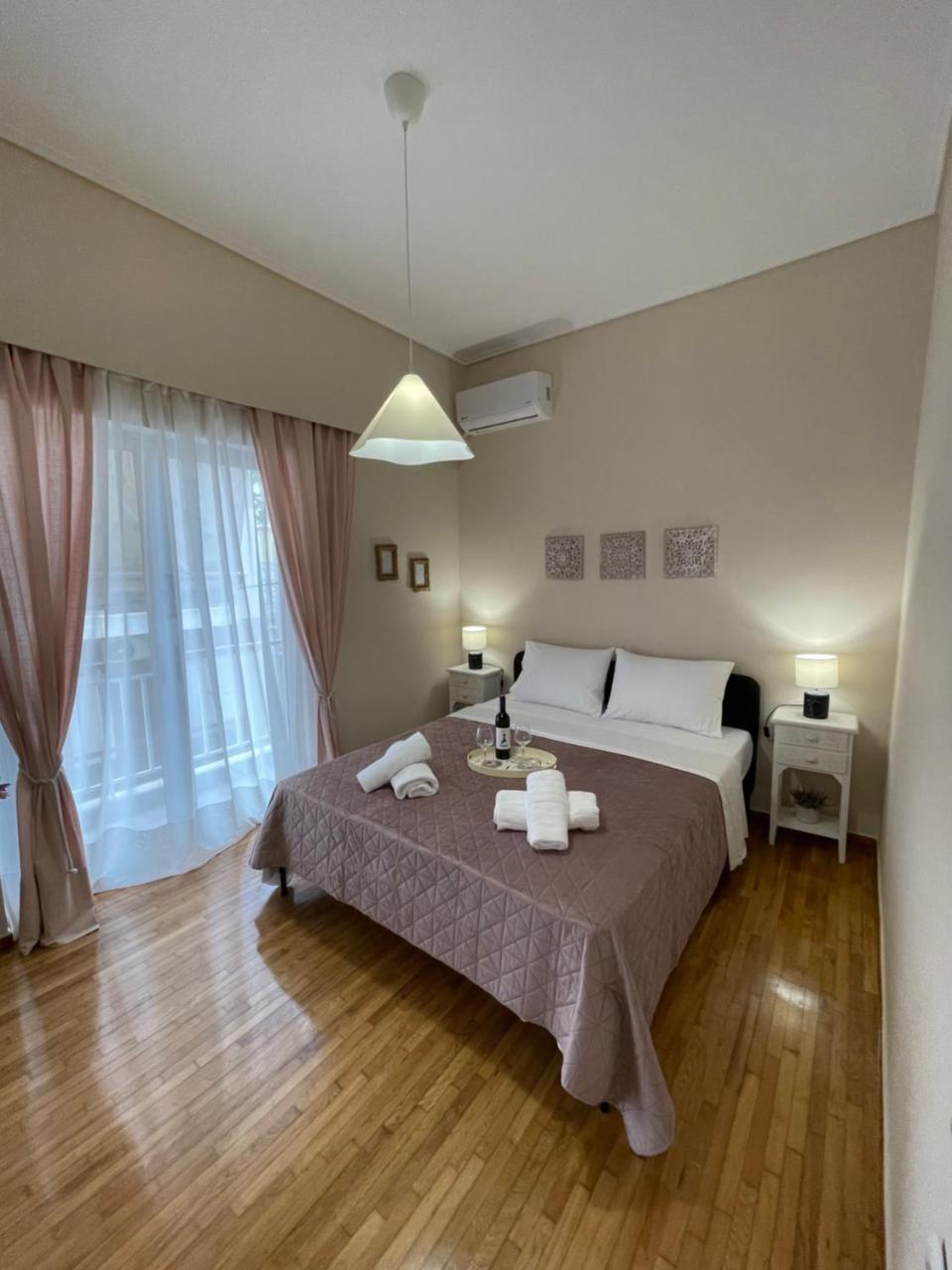 Kolonos Comfort Design Flat For Easy City Living