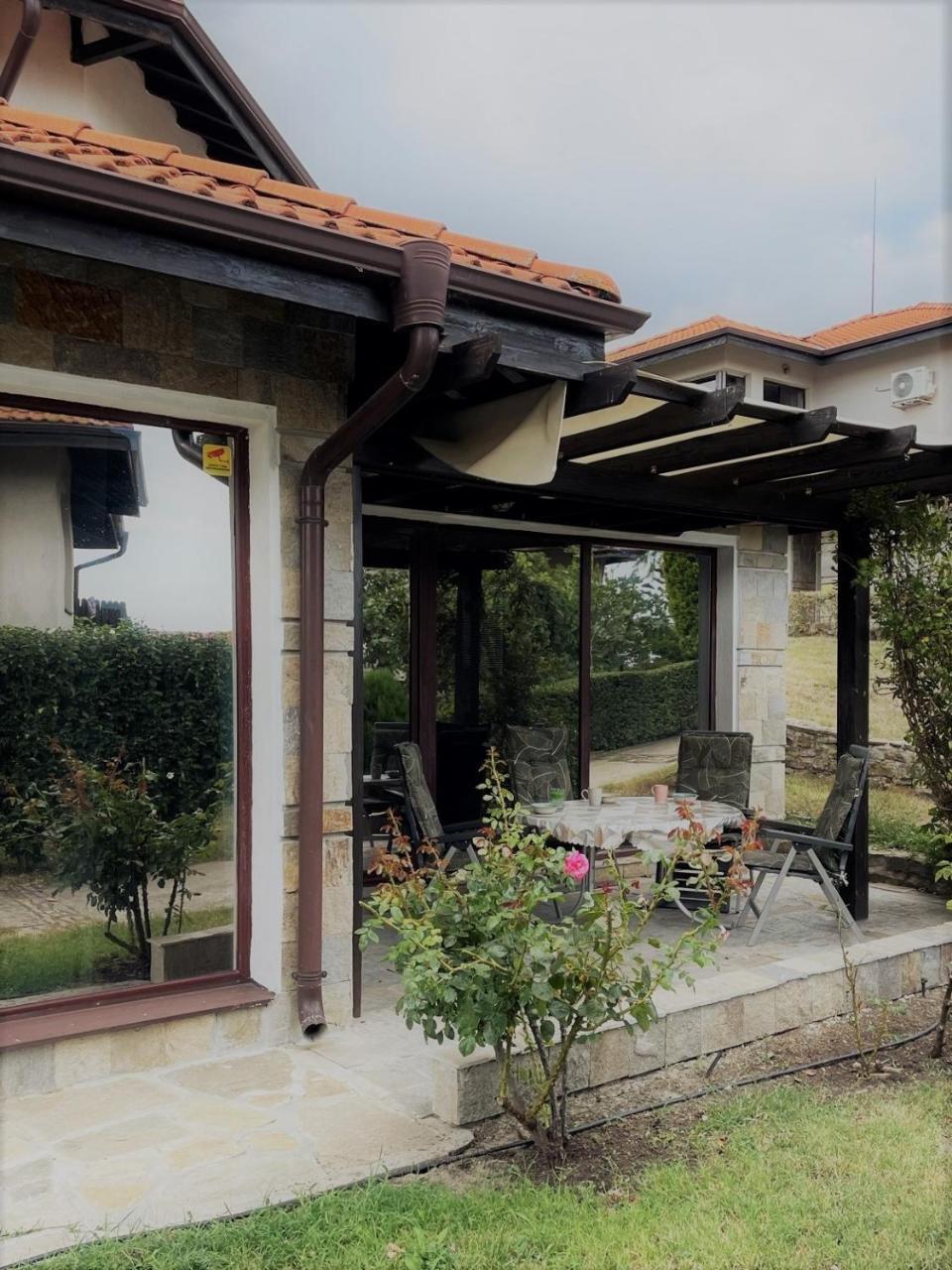 Villa Rada, Bay View Villas