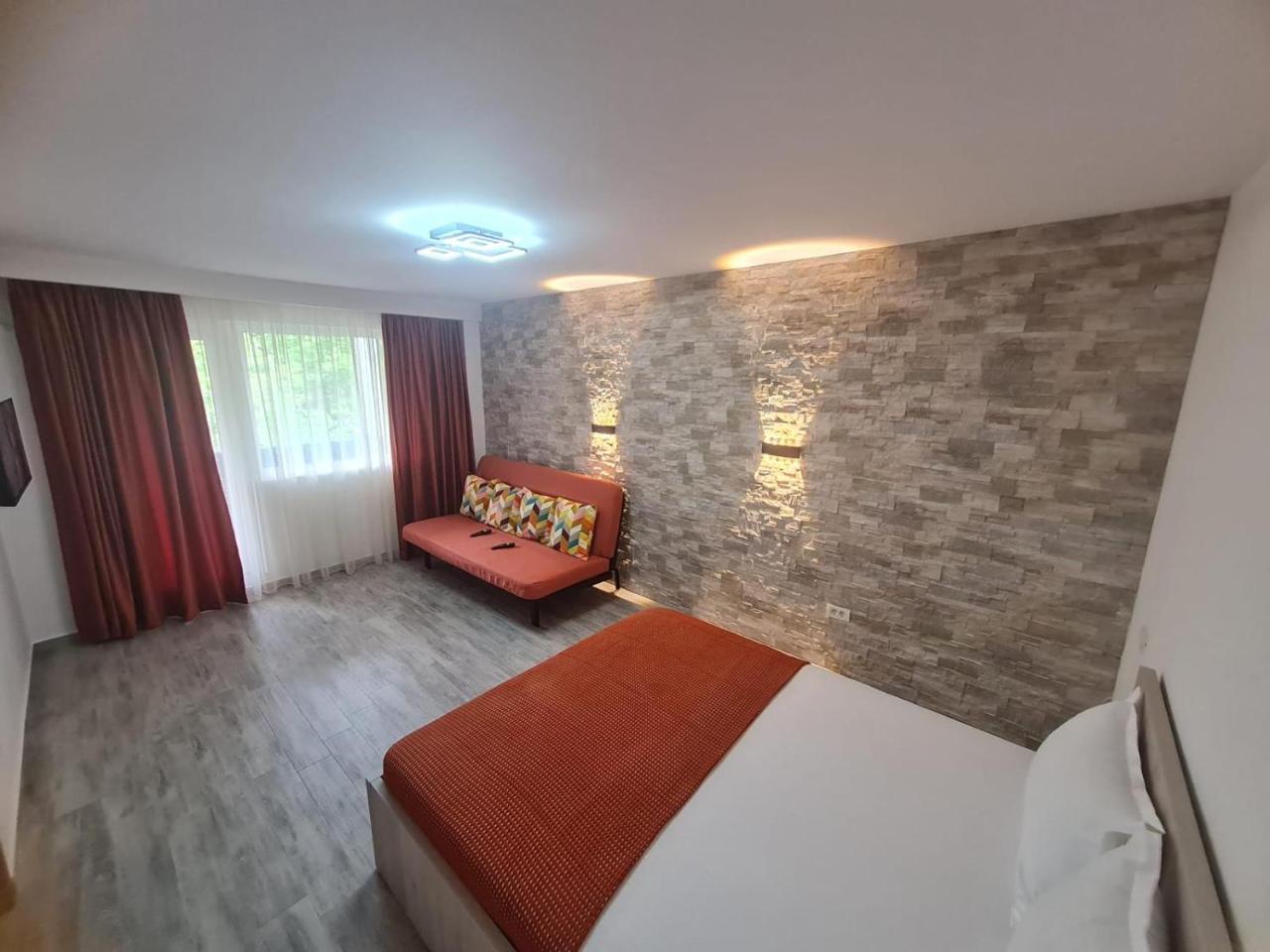 Apartament Modern Metrou Titan Minis