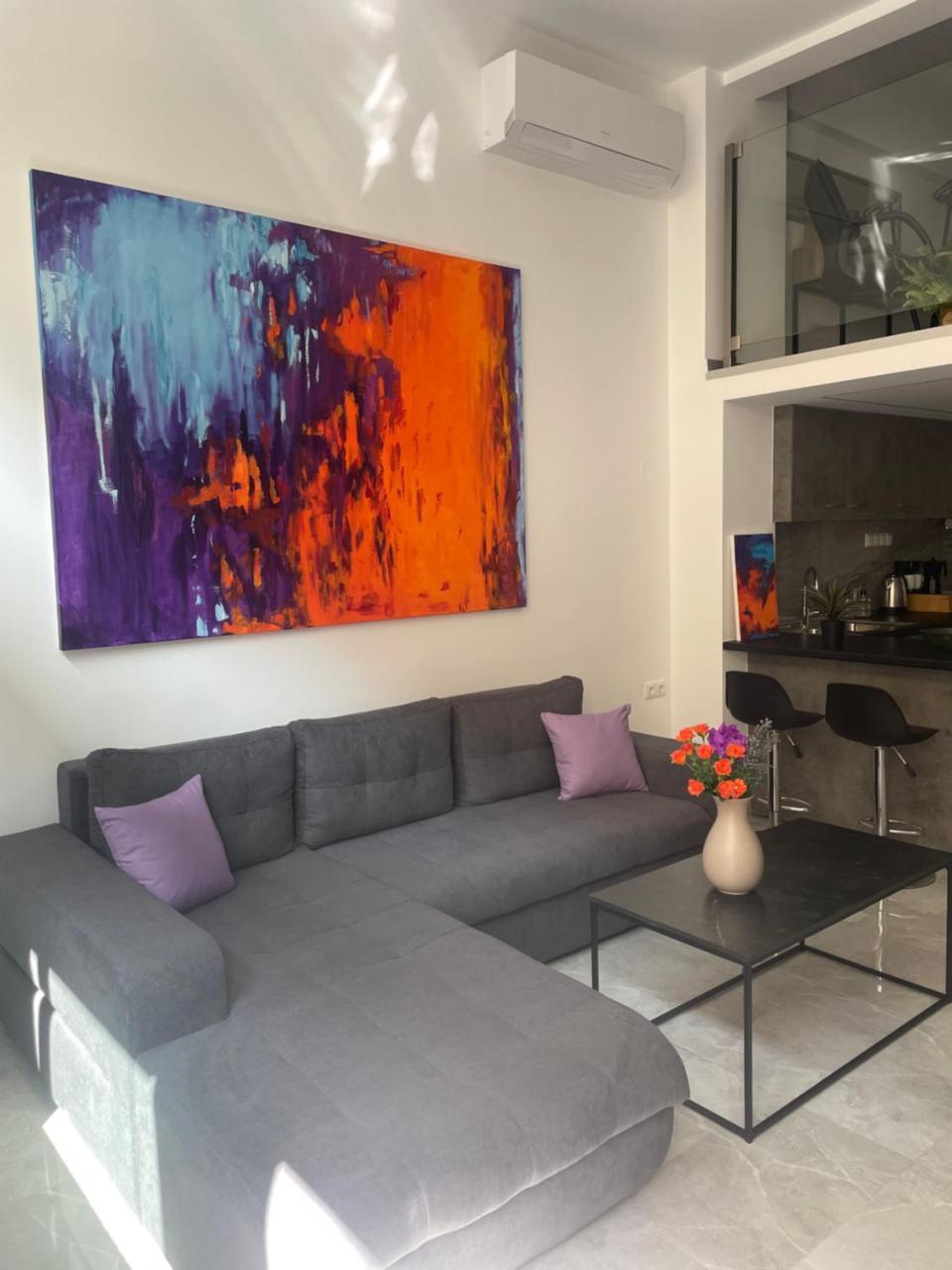 F48 Luxury Apartment