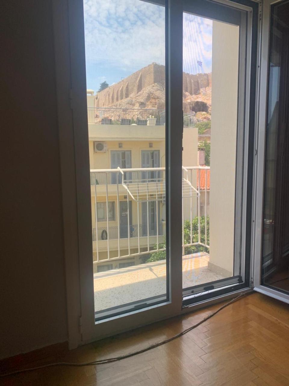 Cosy Plaka Flat With View Of Acropolis Parthenon