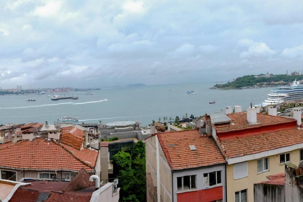 Bosphorus View With 2 Bedrooms & Central Location