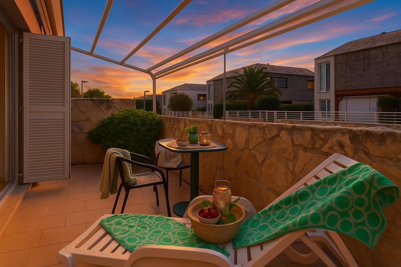 Sunny Resort Apartment With Seaview 1402