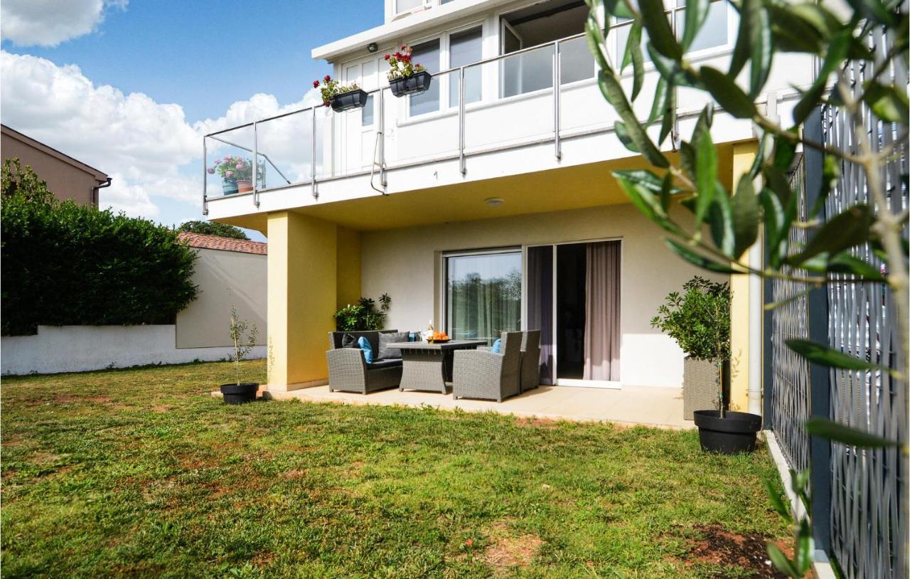 Awesome Apartment In Liznjan With Wifi