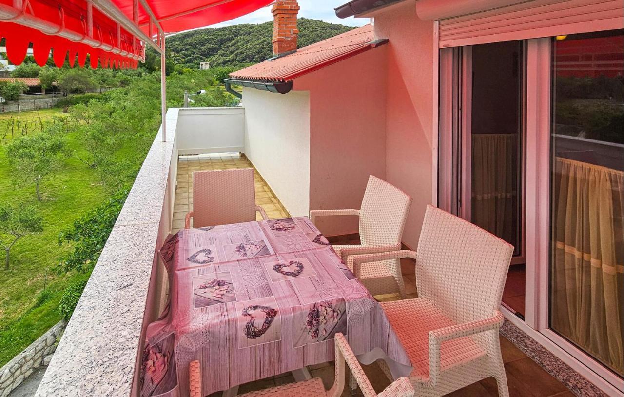 Beautiful Apartment In Supetarska Draga