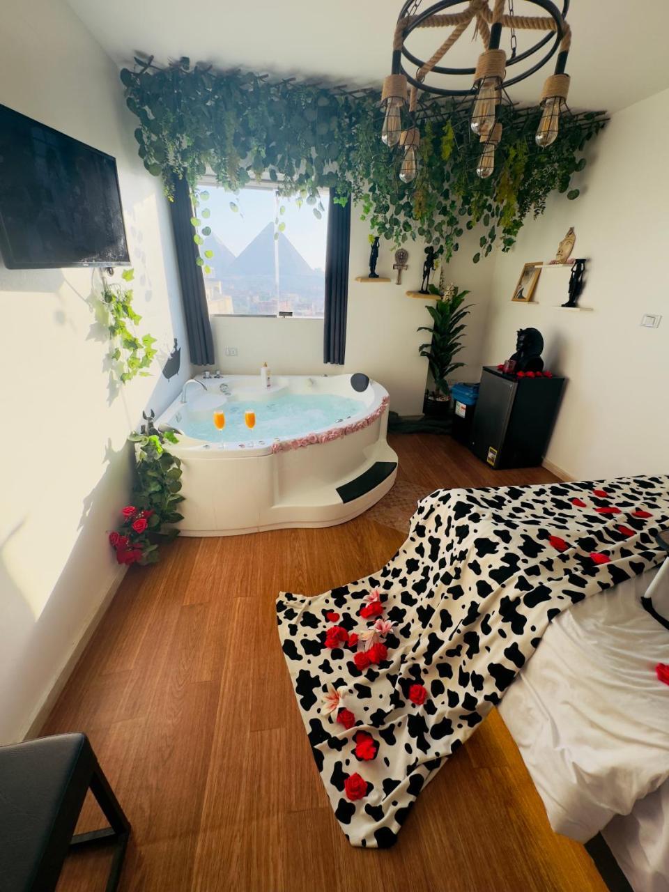 Pyramids Room 5 by Samer Stays