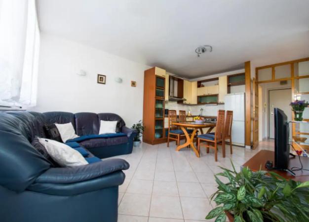 Apartment Close To Everything You Need