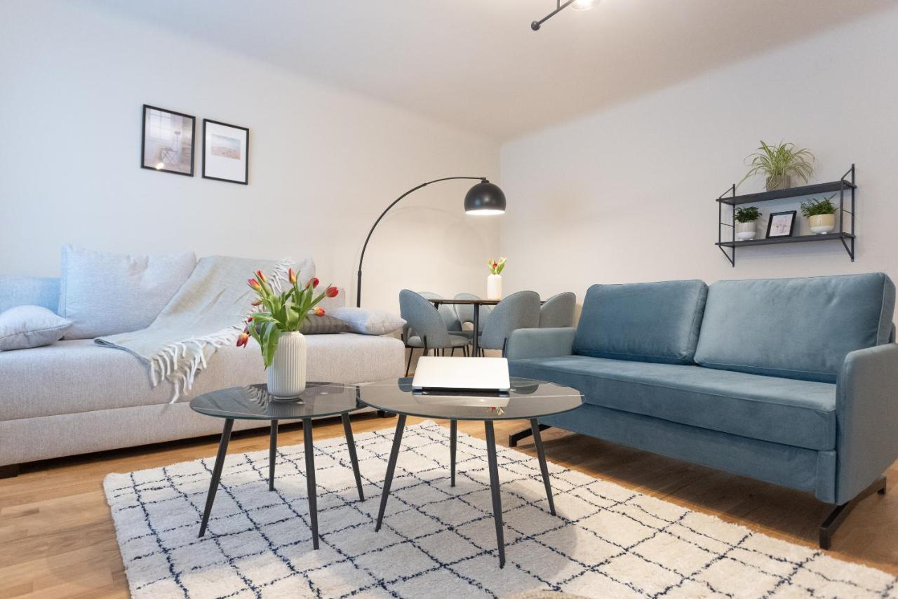 Chic 1-bed Apt by Canal Walk To Historic Centre