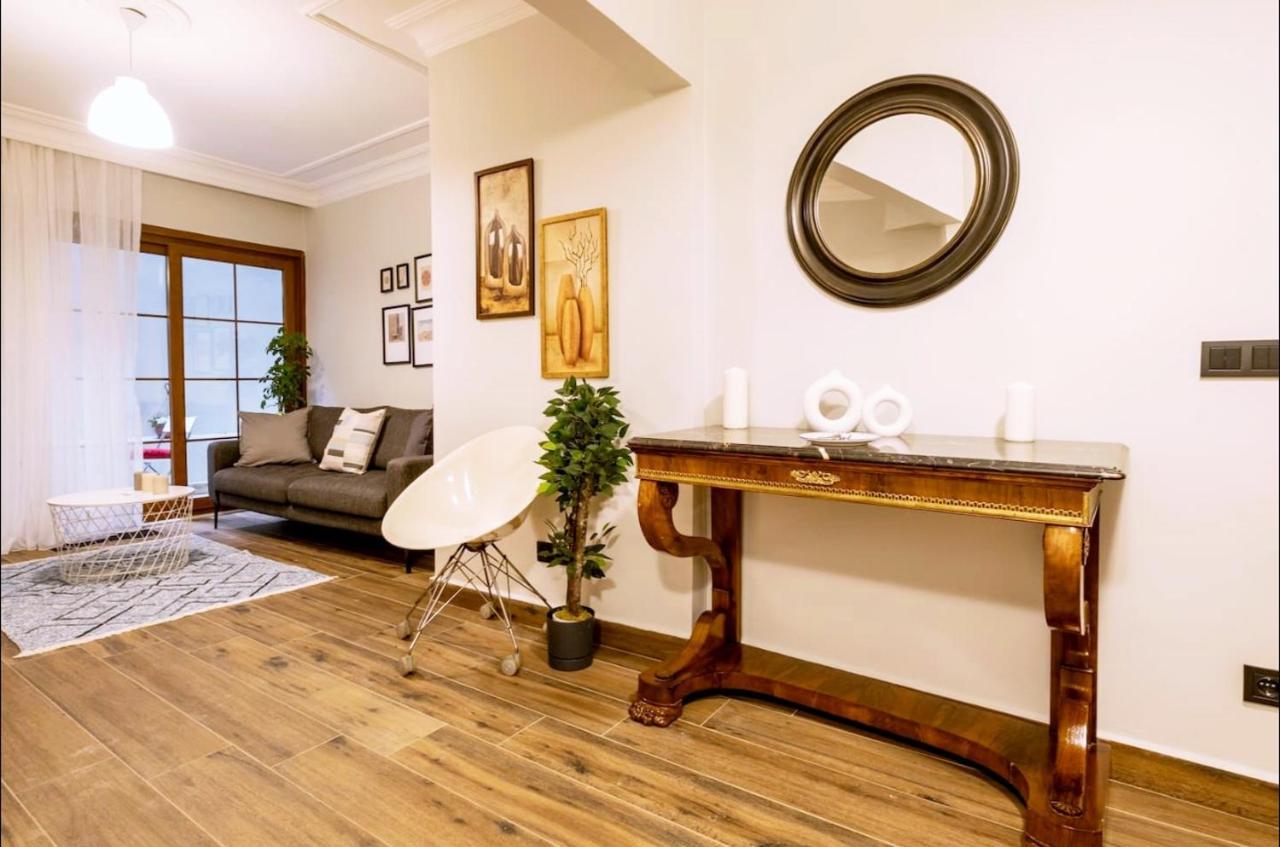 Spacious & Comfy 2br In The Heart Of Cihangir