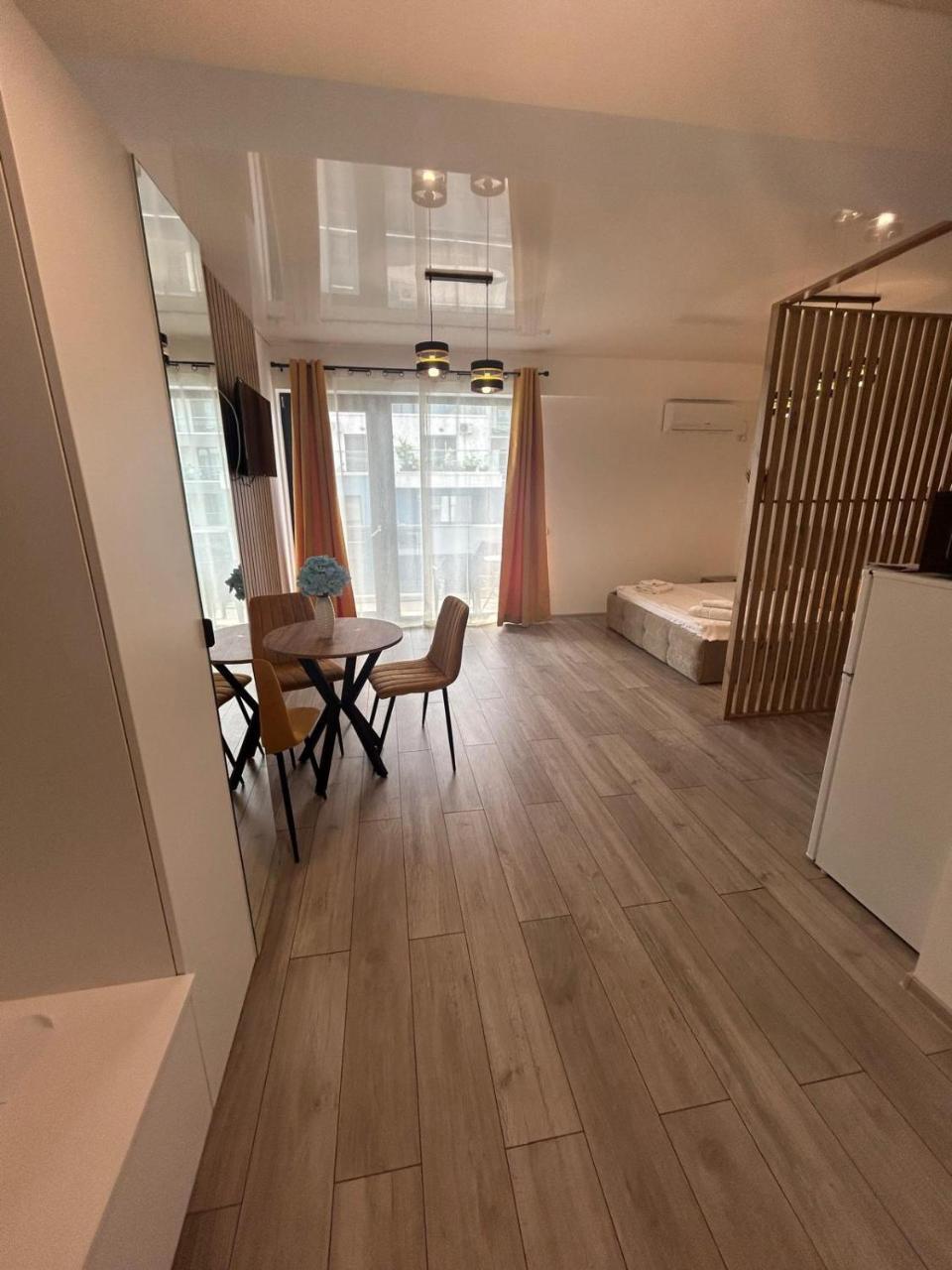 Studio 606 B2 Almar Luxury Residence-renting Apartments & Free Pool
