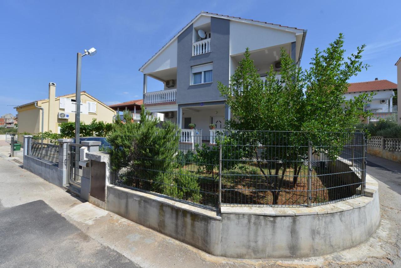 Apartmani L & R Bibinje