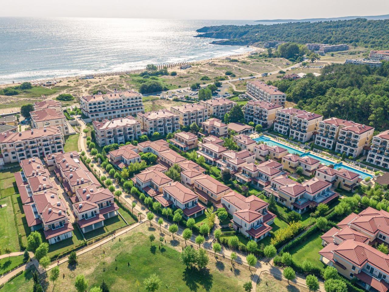 Green Life Apartments