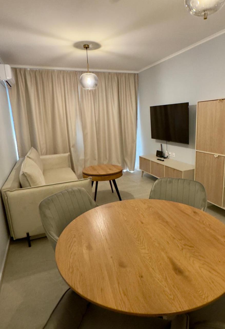 Apartment Summer Vibes