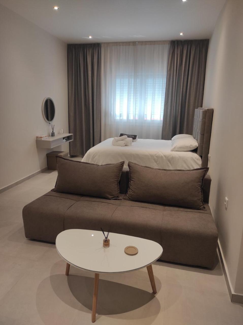 Elli Studio On Ermou 246