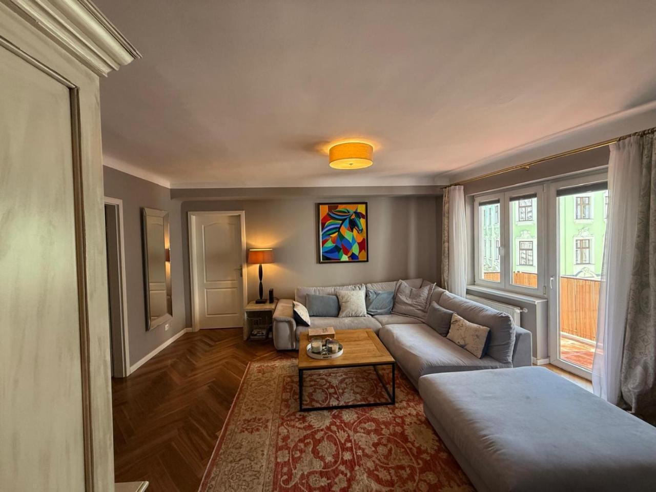 Beautiful 2 Bedroom Apartment In Centre Vienna