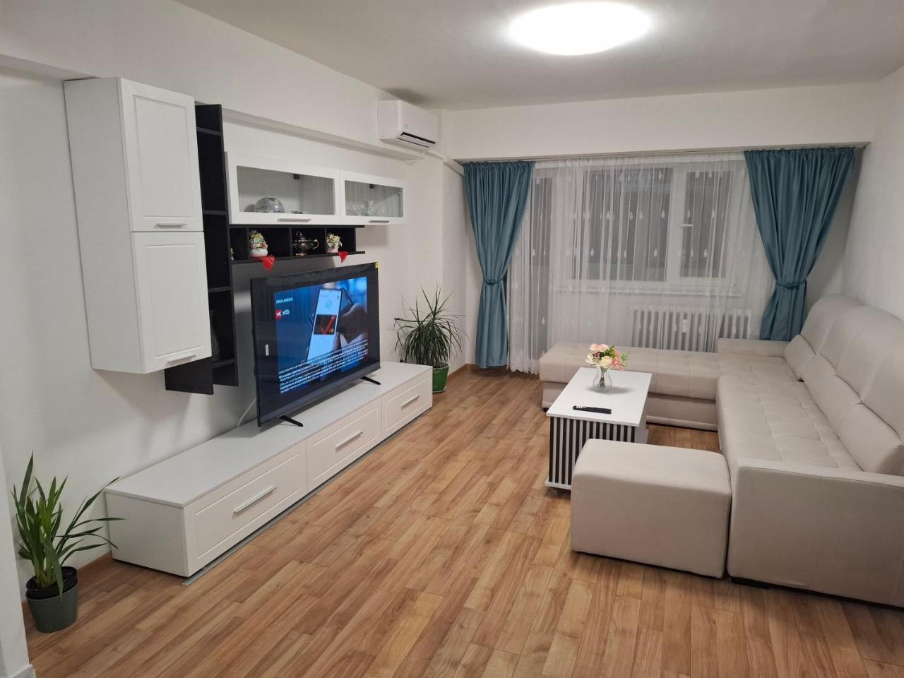 Apartment, 3 Rooms, Nearby Piata Victoriei & Gara de Nord
