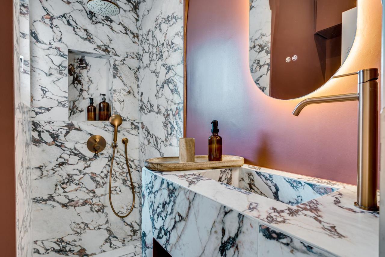 Stylish 2br Flat Near Metro Dafni