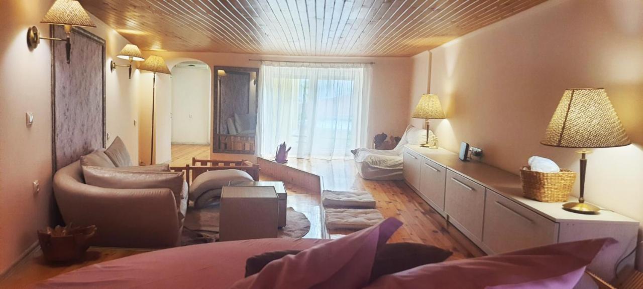 Nestandartno Butikovo Studio Za Dvama Romantika