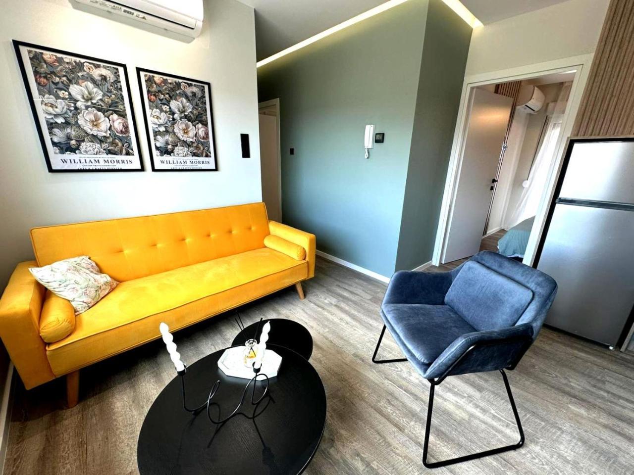 Castello Vista Deluxe Apartment