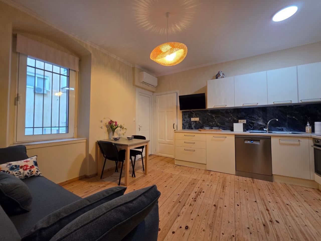 Central Bliss Apartments No2