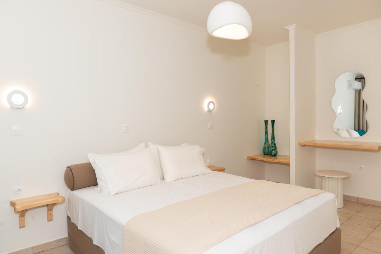 Ellinas Hotel