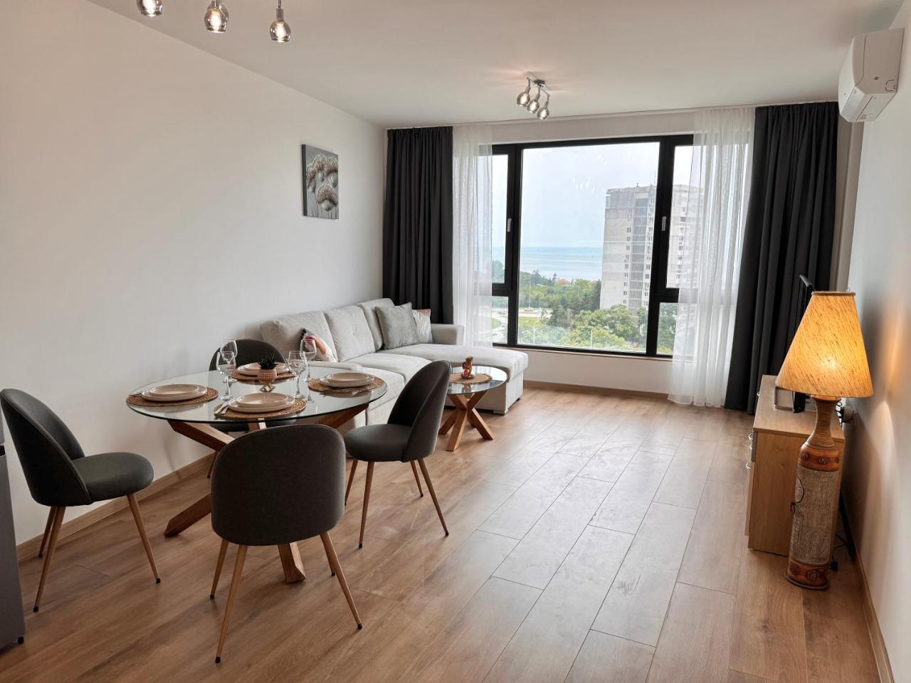 New Apartment In Breeze Home With Panoramic Sea View & Parking