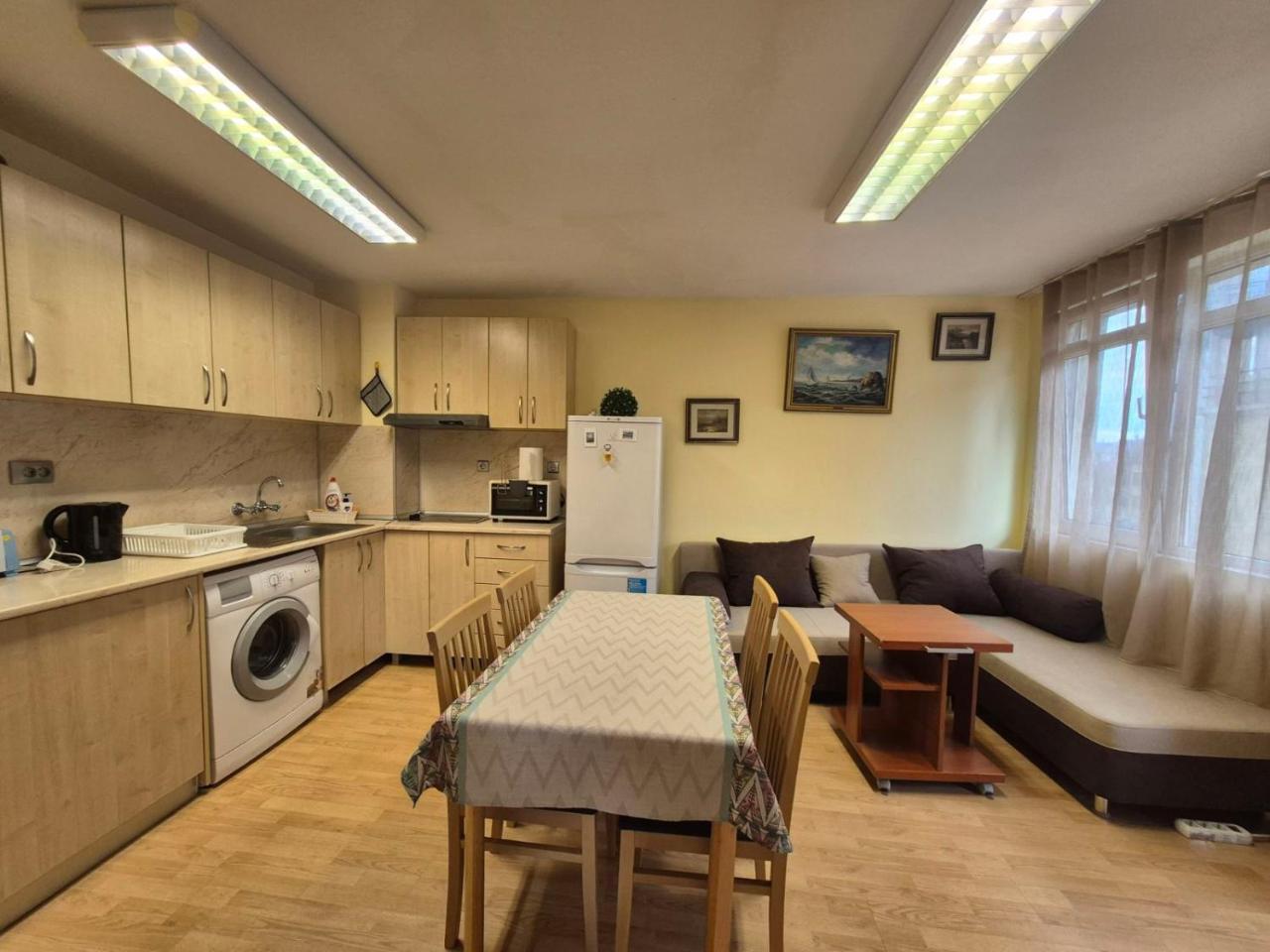 2 Rooms Apartment Top Center Of Burgas