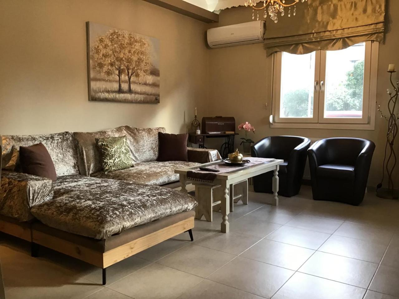 Corner House Volos