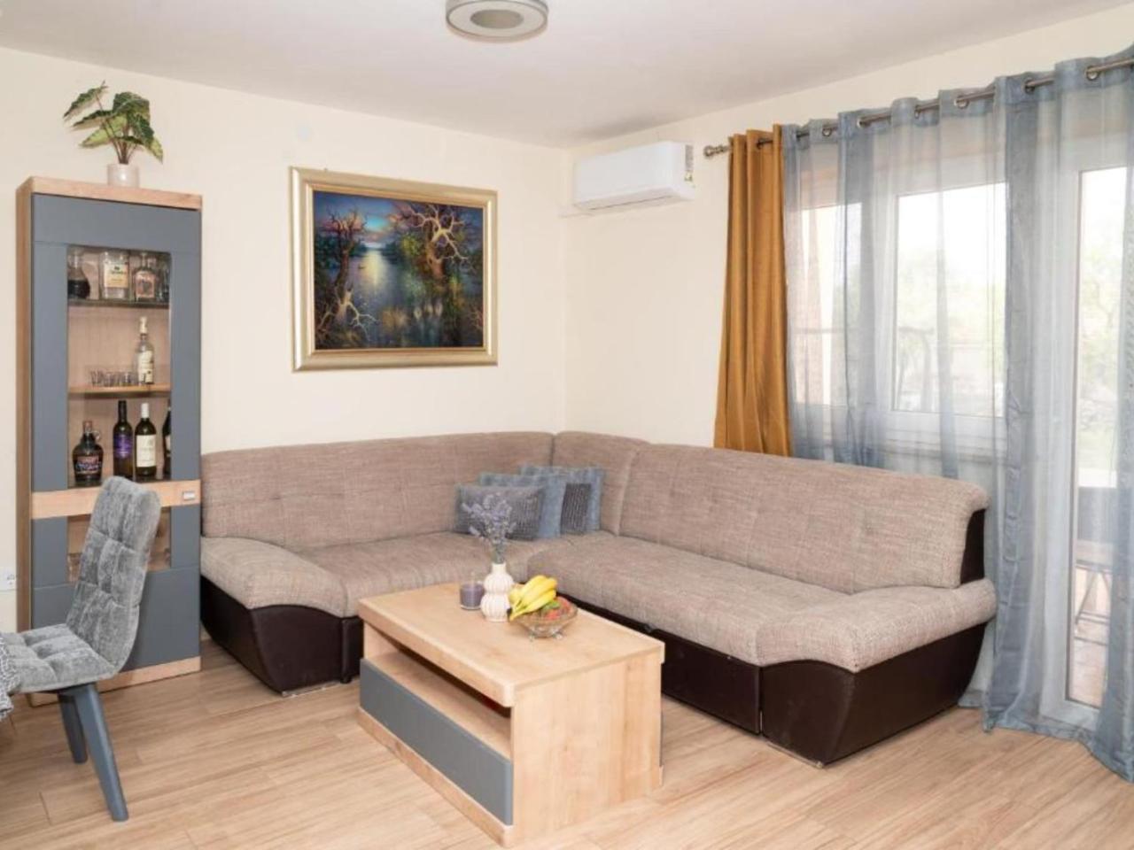 Five Bedroom Villa With Pool