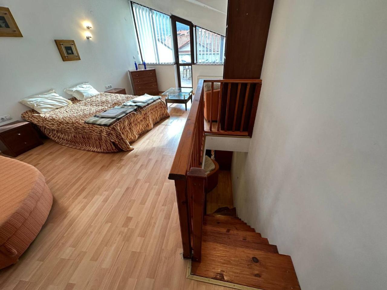 Bright Mountain View Penthouse 300mbps Wi-fi
