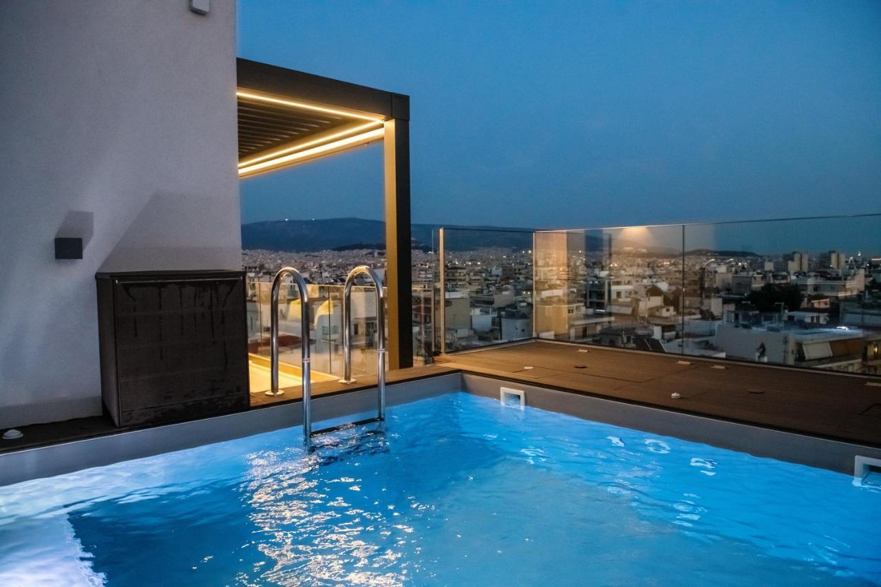 Nikki's Skylight Suite