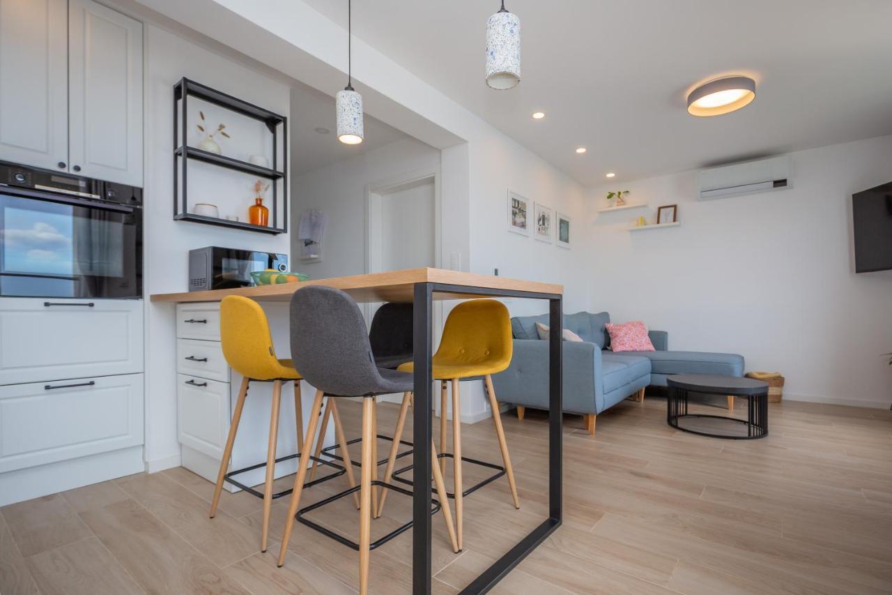 New Lili Apartment Cosy Sea View Apartment With Free Parking