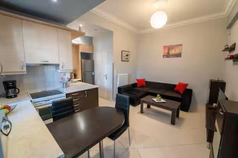 Modern & Lovely Apartment Downtown Near Acropolis