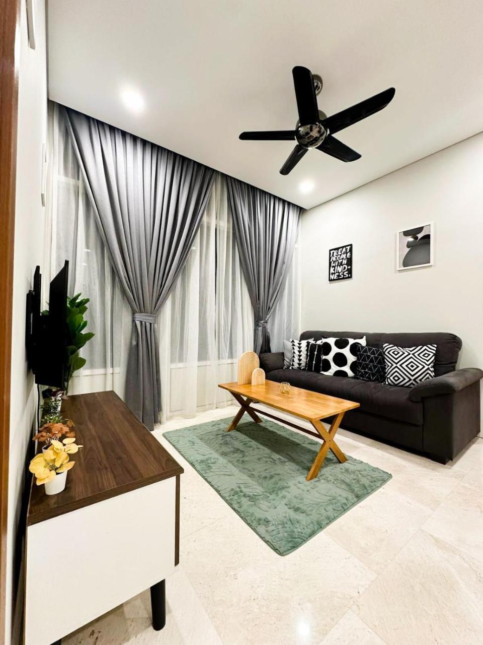 Modern Condo Next To Petronas Towers