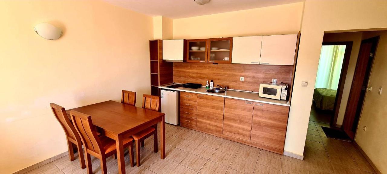 Tristaen Prostoren Apartament S Dve Otdelni Spalni