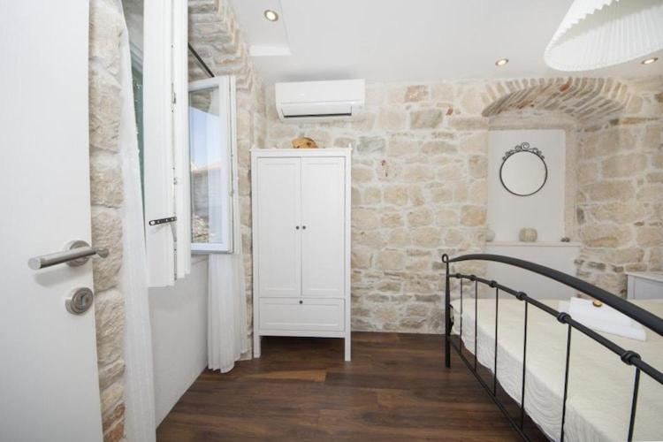 Apartments Stone Elegance St Deluxe Studio Apartment Kamik